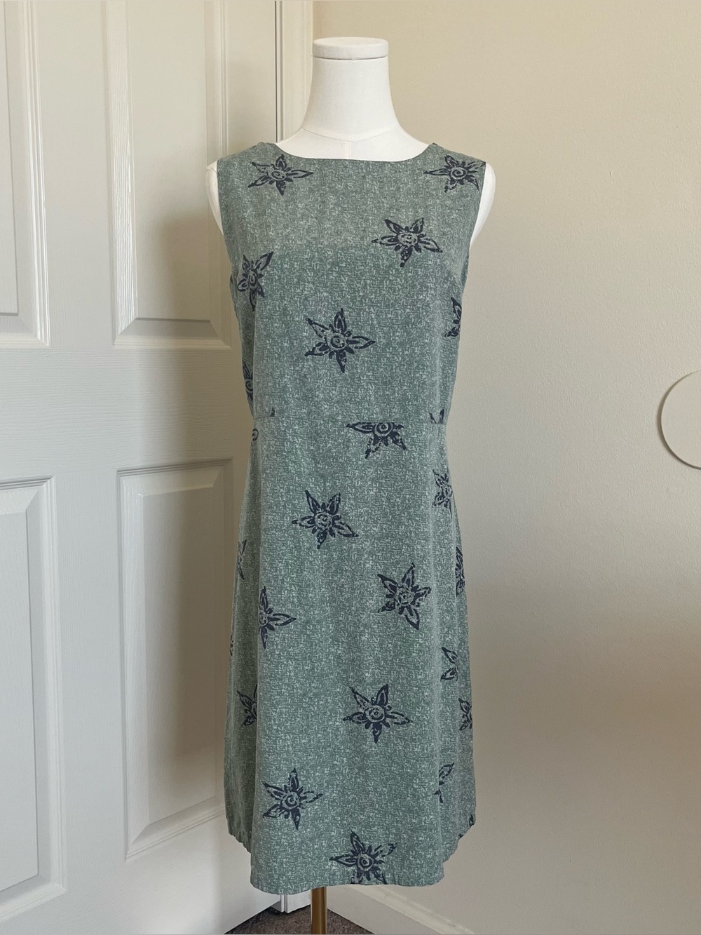 Vintage '90s Tommy Bahama 100% Silk Sleeveless Midi Dress Womens Size 14 Beach